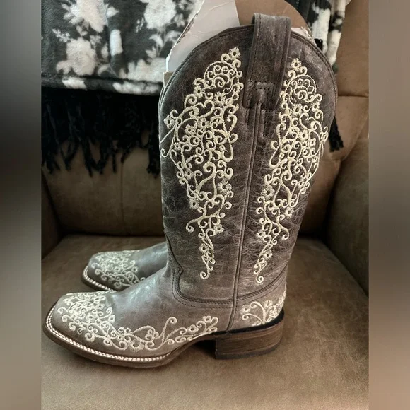 CORRAL LADIE'S BROWN CRATER BONE EMBROIDERY SQ. TOE - Picture 3 of 10